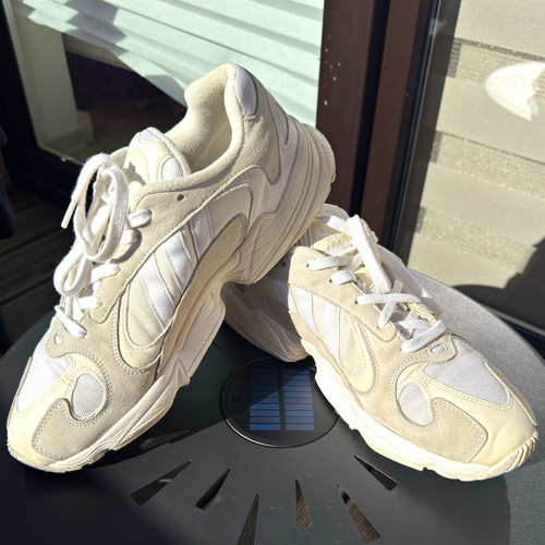 Adidas yung chalk white - chalk,